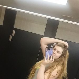 Meet your Posher, Tabitha